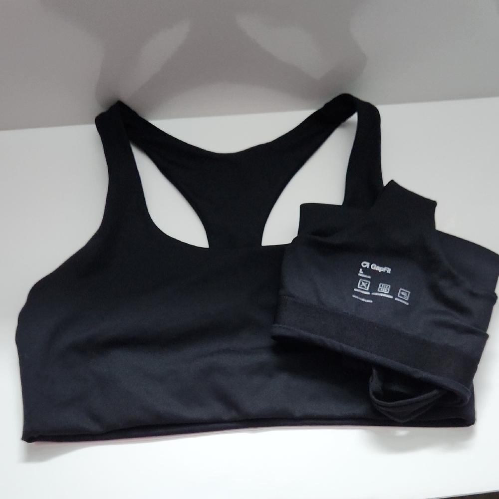 GapFit Power Medium Impact Sports Bra